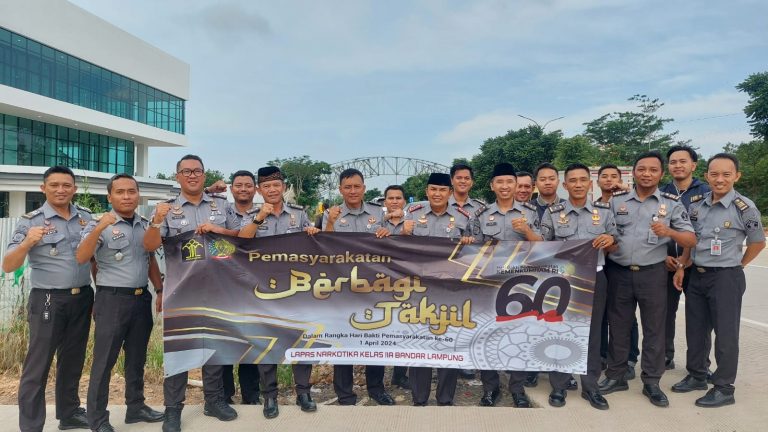Dalam Rangka HBP ke-60, Lapas Narkotika Kelas IIA Berbagi Takjil