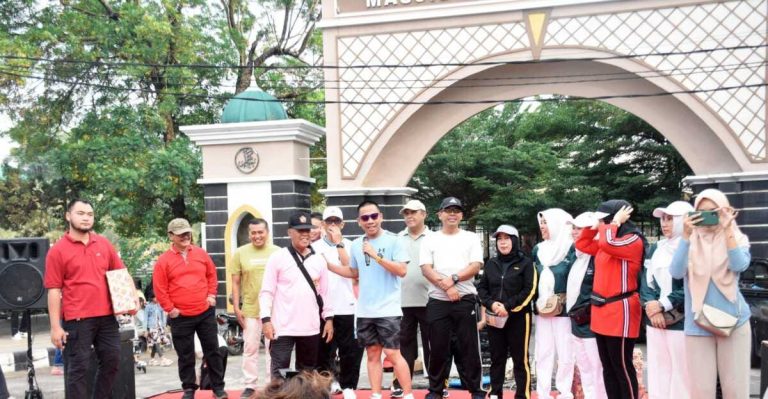 Pjs. Wali Kota Metro Descatama Ajak Warga Hidup Sehat Lewat CFD