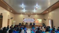 OJK Edukasi di Desa Sinar Banten Bersama Mahasiswa KKN Unila