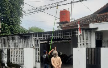 Benahi Kesemrawutan, Disperkim Bandar Lampung Tertibkan Kabel Fiber Optik di Sejumlah Titik