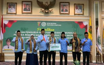 BKPRMI Lampung Serahkan Grobak dalam Program UMKM EMAS: Wujud Nyata Gerakan Bangun Ekonomi Masjid