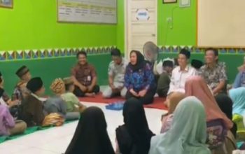 Samsat Tanggamus Salurkan Al-Qur’an dan Iqro untuk Santri TPQ Nurul Falah