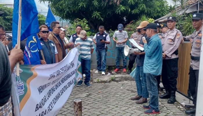 Diduga Dijebak Investasi, Nasabah Klaim Rugi Rp500 Juta dan Gelar Aksi di Kantor PT BPF Lampung