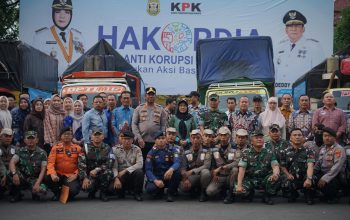 Wali Kota Eva Dwiana Lepas 13 Truk Bantuan untuk Korban Banjir di Sumatera