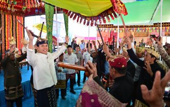 Cangget Bagha Katibung: Bupati Egi Resmi Sandang Adok Pengikhan Penata Marga