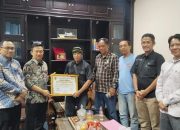 Sekdaprov Lampung Marindo Kurniawan Raih Anugerah Artha Prasasana Karya