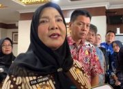 Eva Serahkan Bantuan Biaya Pengobatan Kepada Korban Musibah Angin Puting Beliung dan Tertimpa Pohon   