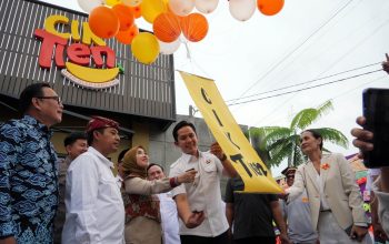 Bupati Egi Resmikan Cik Tien Oleh-oleh Lampung