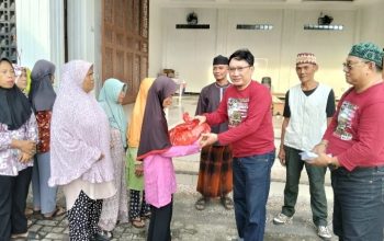 Ketum Willys Lampung Community Pimpin Langsung Pembagian Baksos di Beberapa Titik