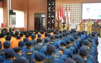 Jelan Lebaran, Eva Dwiana Bagikan THR PPPK Paruh Waktu