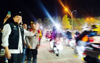 Humanis! Bupati Egi Sapa Pemudik Motor Dini Hari, Ingatkan Soal Keselamatan
