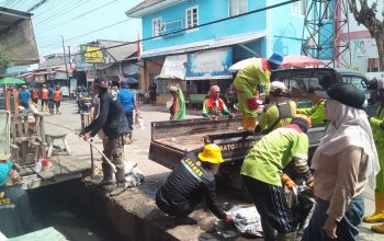 Walikota Eva Dwiana Perintahkan Normalisasi Drainase di Sejumlah Wilayah