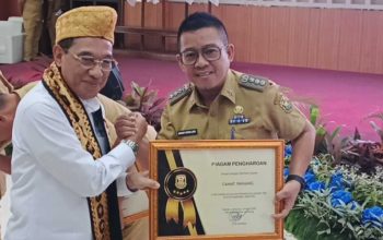 Camat Panjang Terima Penghargaan atas Kontribusi Penanggulangan TBC di Bandar Lampung