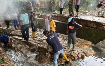 Pemkot Bandar Lampung Gelar Aksi Bersih Drainase Serentak