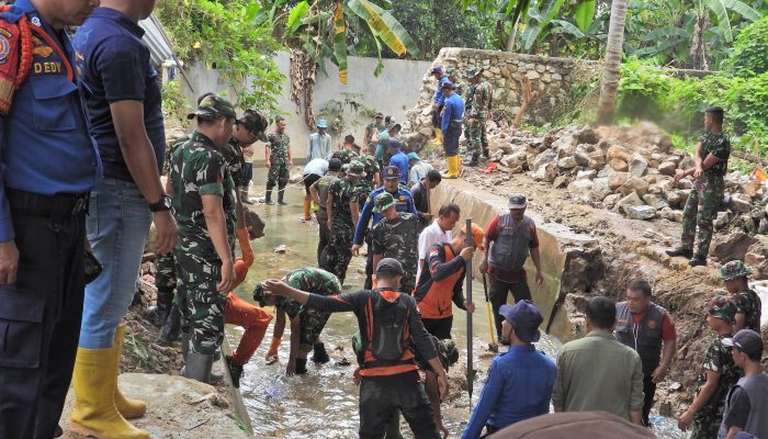 Pemkot Bandar Lampung-TNI Kebut Normalisasi Sungai Usai Banjir
