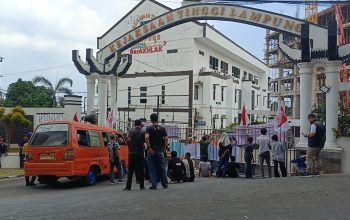 Puluhan Massa Demo di Kejati Lampung, Desak Usut Dugaan TPPU Kasus SPAM Pesawaran