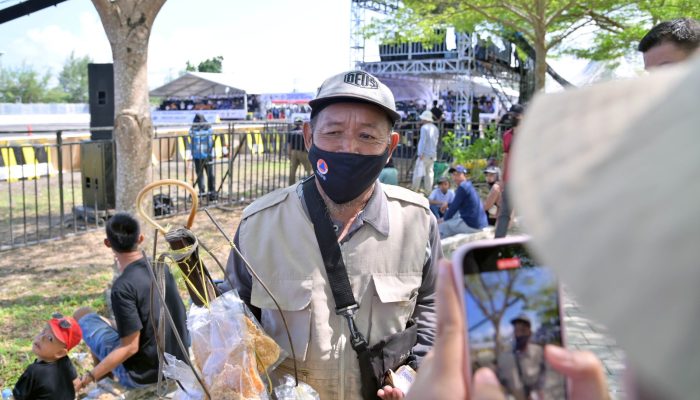 IDS Sumatra 2026 Bawa Berkah untuk Pedagang Asongan: Baru Datang, Dagangan Langsung Habis