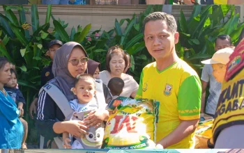 Camat Way Halim Apresiasi Konsistensi P3VC, Kembali Salurkan 500 Paket Beras untuk Warga