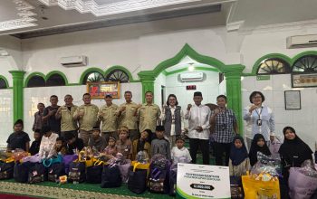 Pegadaian Kanwil III Sumbagsel Gandeng Komunitas Pajero One Bantu Perlengkapan Sekolah Anak Yatim Piatu