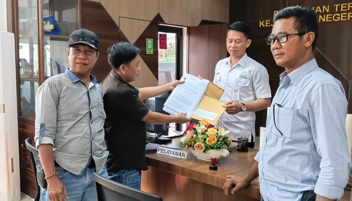 Ikuti Arahan Kadisdik, OKP KAPI Resmi Lapor Dugaan Korupsi & Jual Beli Kursi SPMB SMPN 1 Kalianda ke Kejari Lamsel