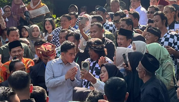 Gibran Sambangi Kediaman Ketua Umum Bela Budaya di Lampung Timur