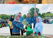 SMKN 7 Bandar Lampung Tutup MPLS dengan Penanaman Pohon dan Benih Ikan