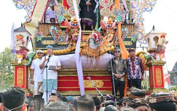 Ngaben Massal Balinuraga Diikuti 270 Sawa, Bupati Egi Tekankan Pentingnya Pelestarian Budaya