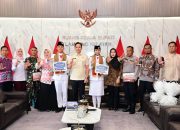 Bupati Egi Hadiahi Umrah Dua Paskibraka Nasional Asal Lampung Selatan