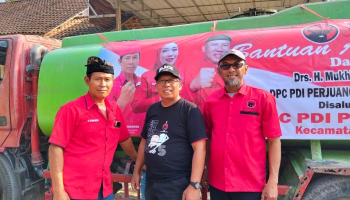 PAC PDIP Jati Agung Distribusikan Bantuan Air Bersih ke Tiga Desa