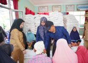 Kemarau Panjang, Pemkot Bandar Lampung Salurkan Bantuan Beras