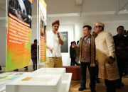 Sekdaprov Marindo Buka Pameran Kayu Ara di TMII