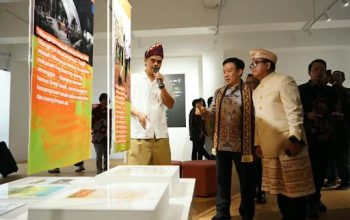 Sekdaprov Marindo Buka Pameran Kayu Ara di TMII