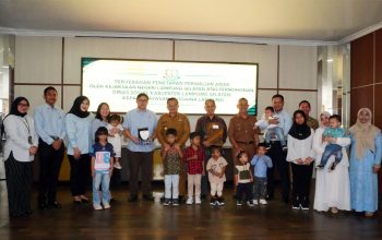 Kajari Lampung Selatan Serahkan Penetapan Perwalian, Dinas Sosial Kawal Hak Delapan Anak Yayasan Bussaina Lampung