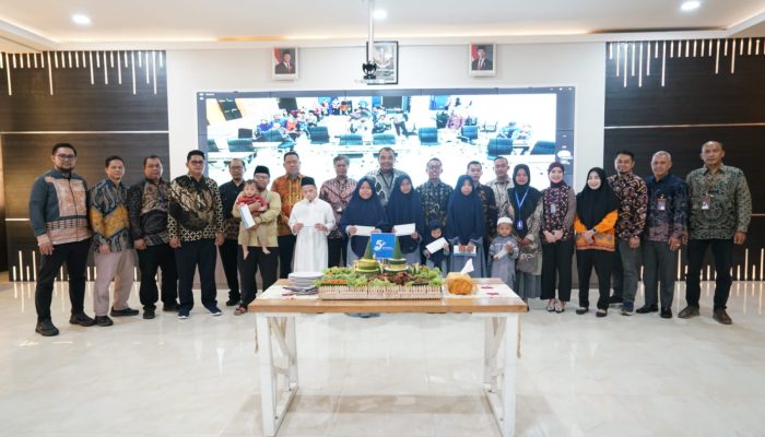 Rayakan HUT ke-5, Pelindo Regional 2 Panjang Gelar Donor Darah dan Santuni Anak Yatim