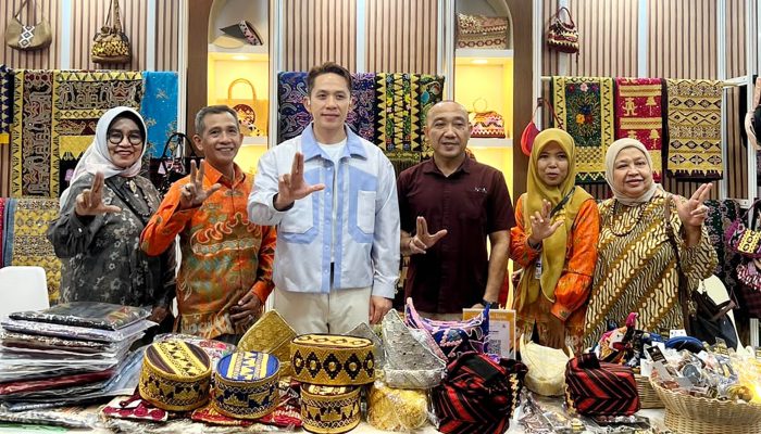 Bupati Egi Dukung Wastra Lampung Selatan Perluas Pasar