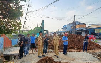 Camat dan Lurah Way Halim Permai Gerak Cepat Tangani Pipa PDAM Bocor saat Pengerjaan Box Culvert
